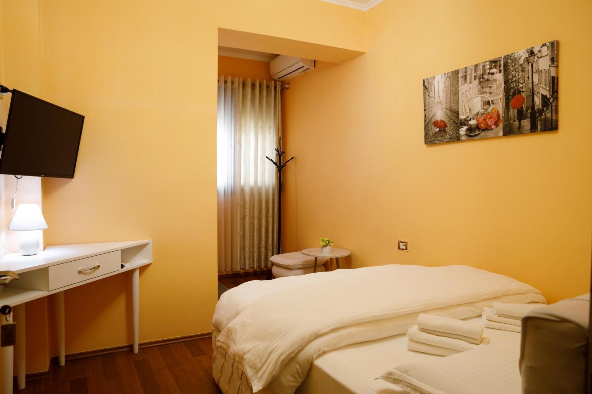 Bora Hotel Gjirokastër Exterior foto