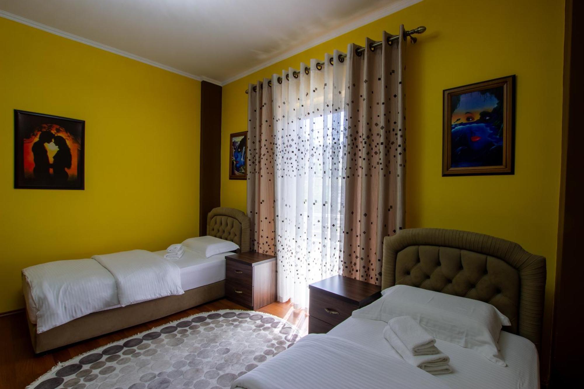 Bora Hotel Gjirokastër Exterior foto