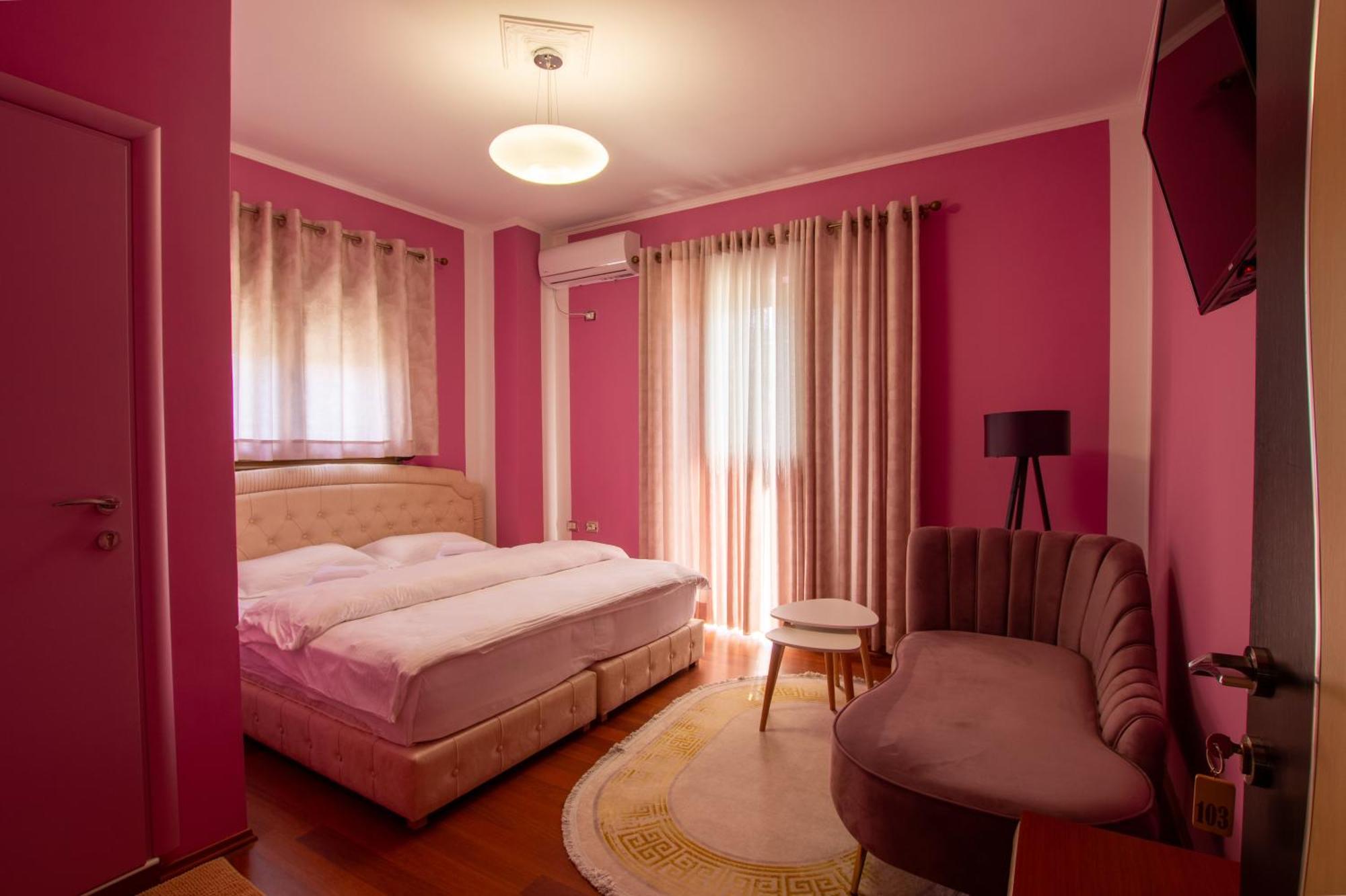 Bora Hotel Gjirokastër Exterior foto